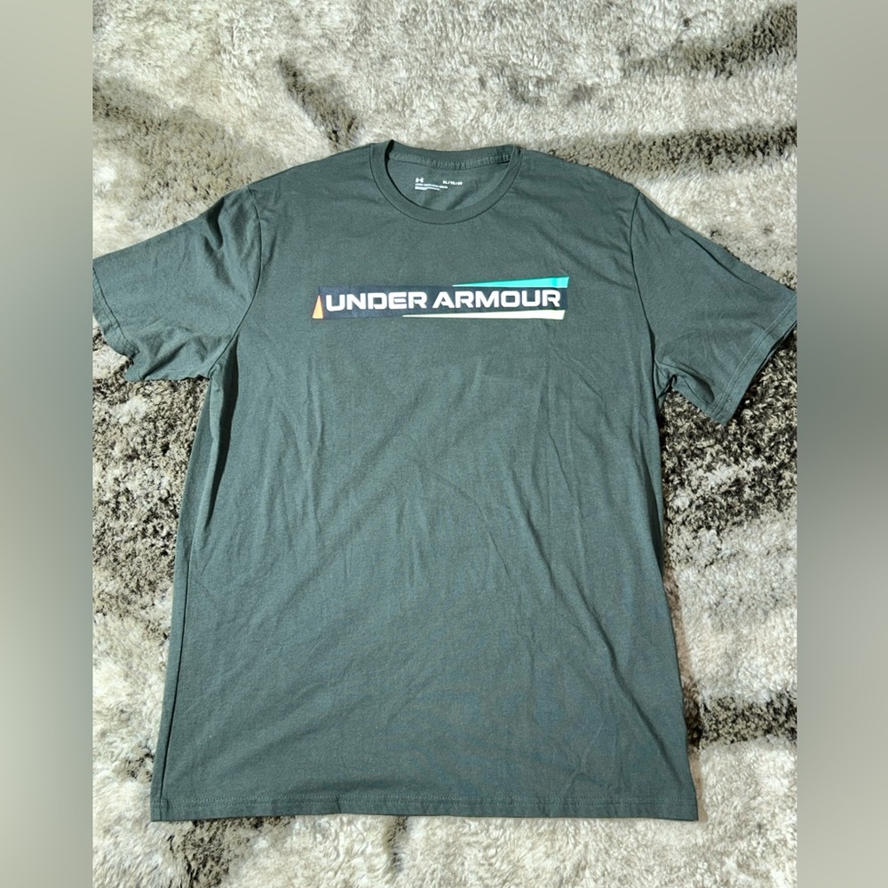 Under Armour Khaki Logo T-shirt sz XL